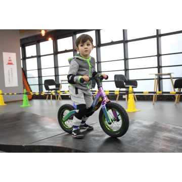 bicicleta para regalo de bebé sin pedal